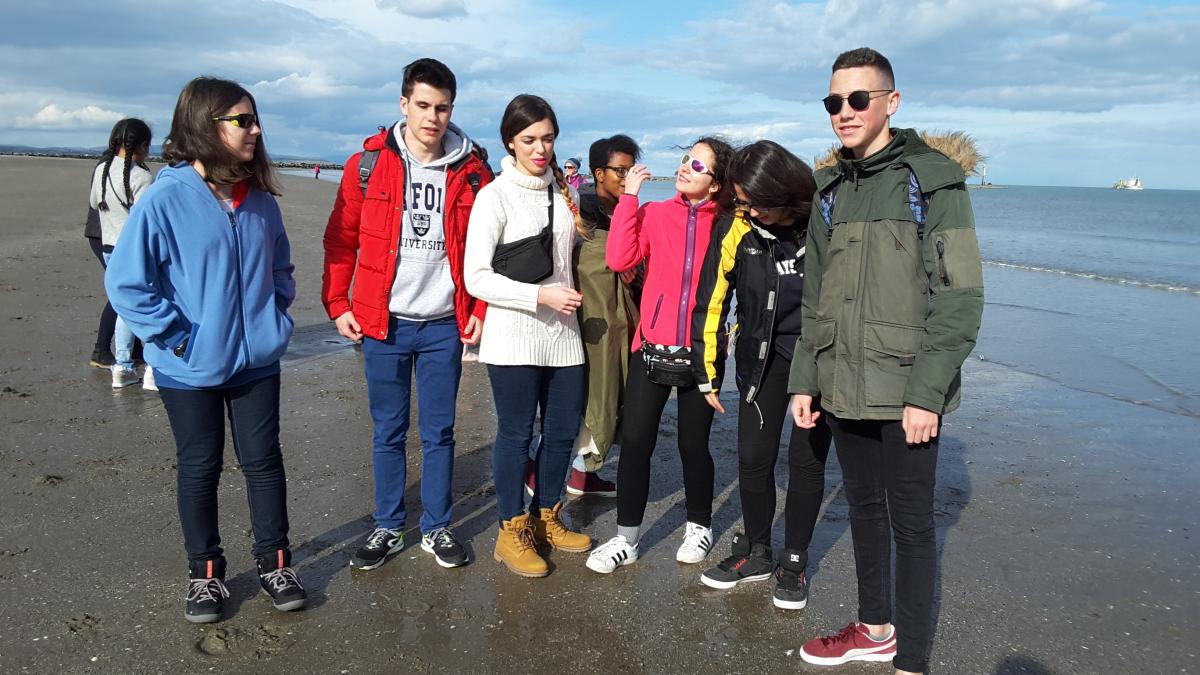 Los jóvenes afiliados ONCE en una playa irlandesa