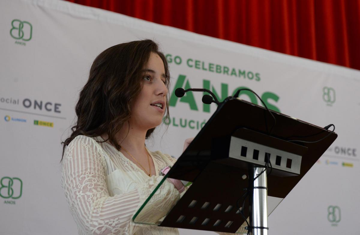 Lucía Álvarez, joven alumna afiliada estudiante de bacillerato