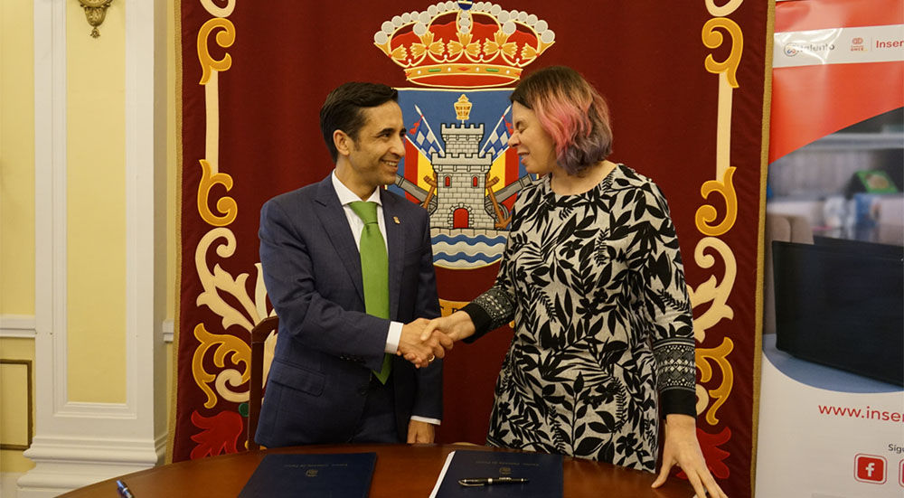 Momento de la firma del convenio Inserta con el Ayuntamiento de Ferrol