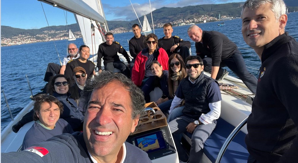 Foto del grupo que participó en la Regata Inclusiva