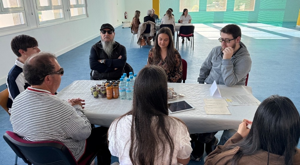 Una de las mesas de Voces que conectan