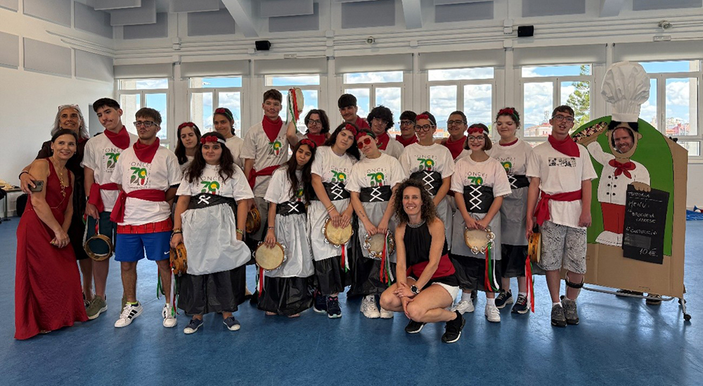Foto de los participantes en la actividad
