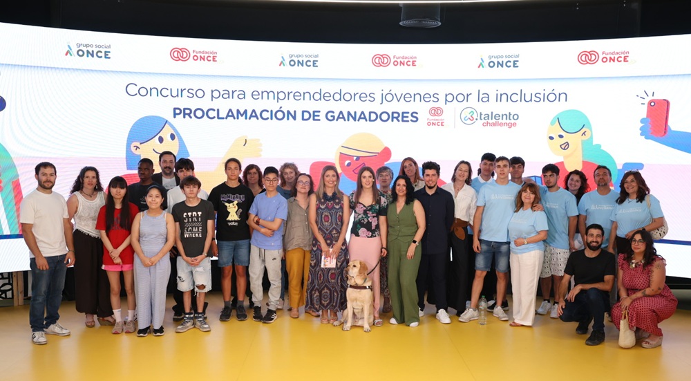 Foto d e familia de los participantes