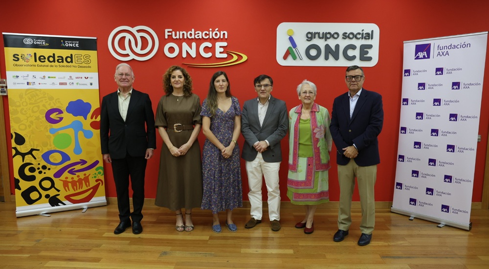 Foto de familia de la presentación del estudio de Fundación ONCE y Fundación AXA