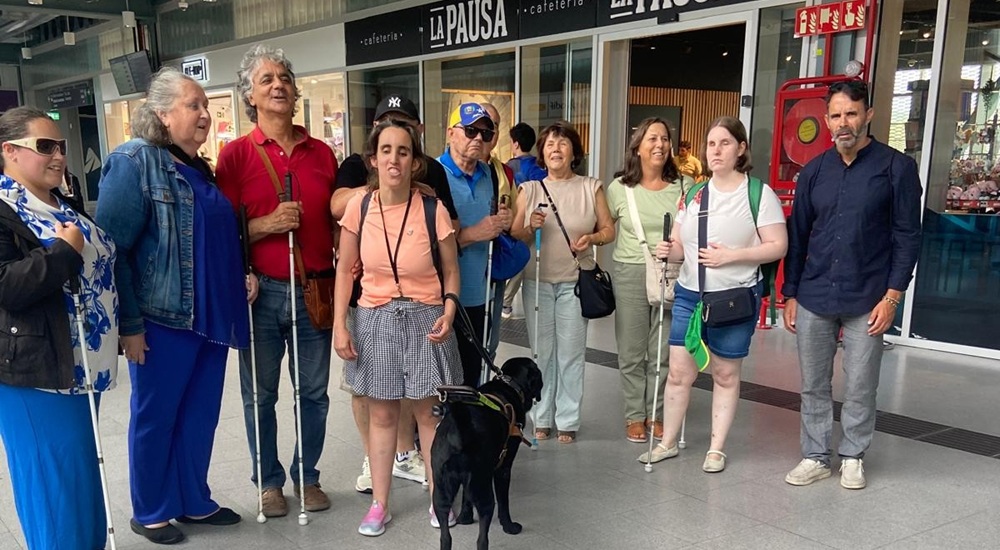 Foto de grupo de los participantes en la gincana