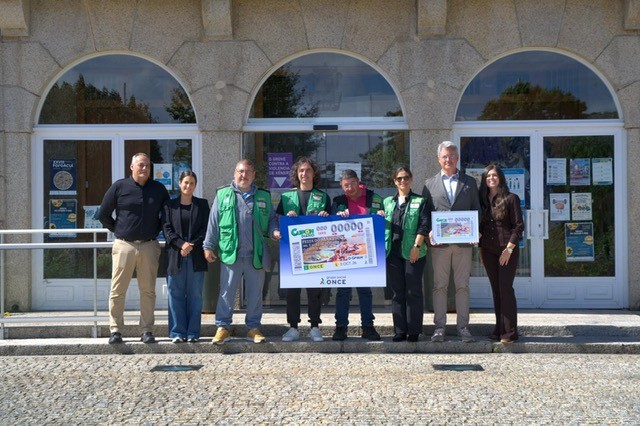 Presentación del cupón de la ONCE dedicado a la Festa del Marisco de O Grove.jpg