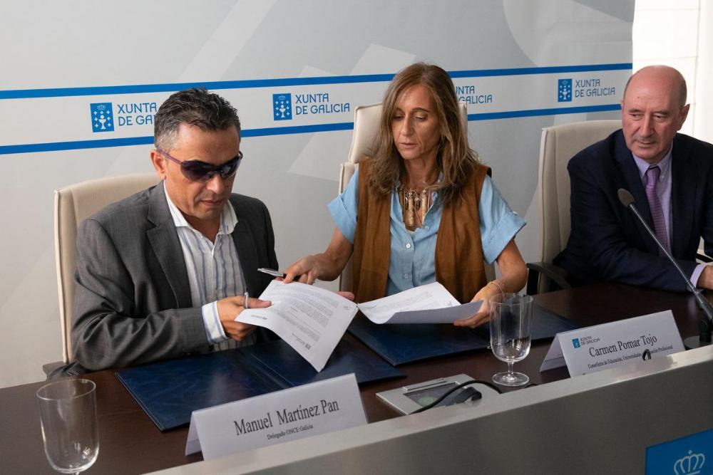 Imaxe doutro momento da sinatura da addenda ao convenio Xunta e ONCE