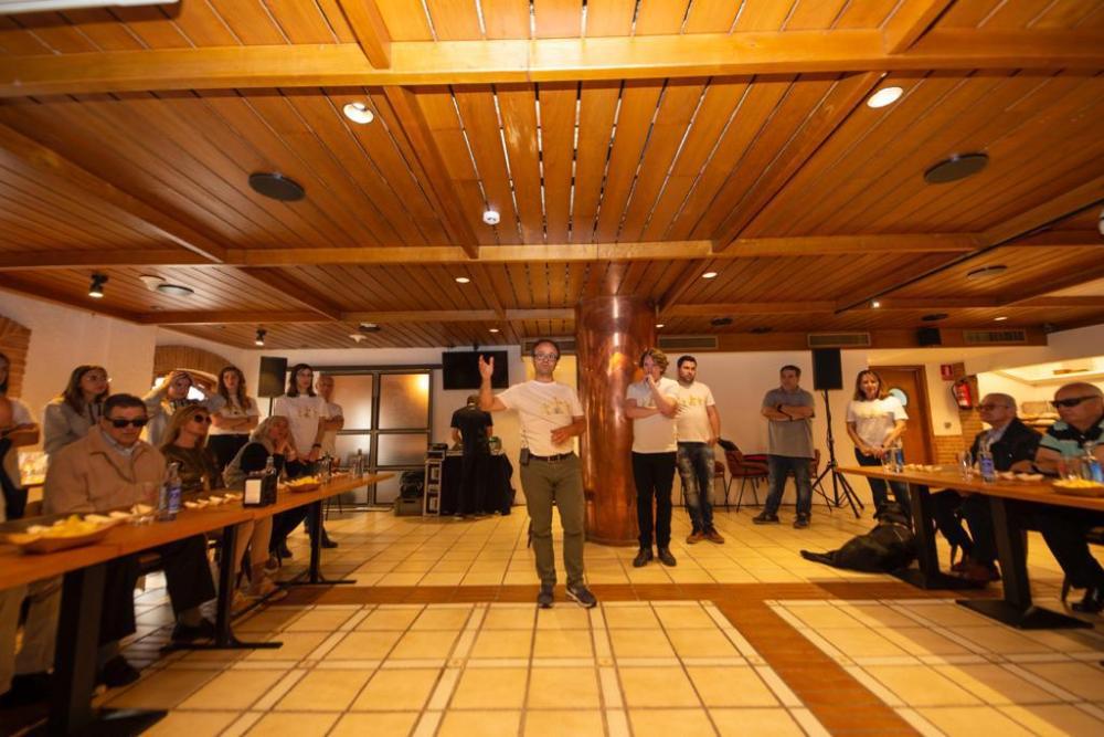 Imagen de un momento de la cata de cerveza en Estrella Galicia