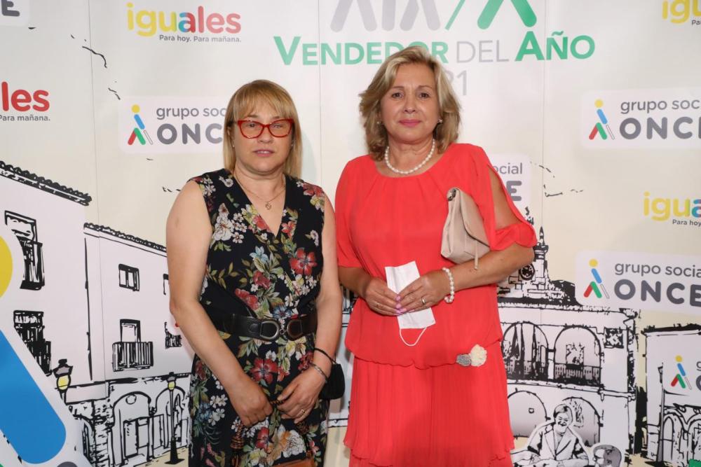 Avelina junto a su hermana, Rosa