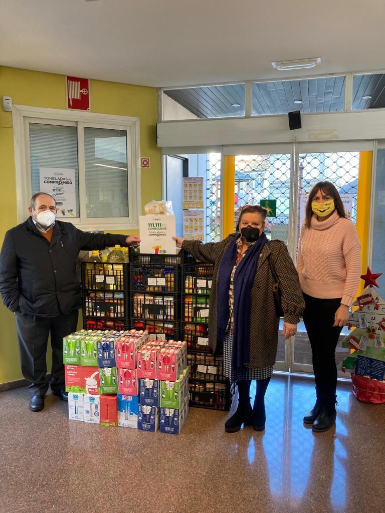 Fotografía realizada durante la entrega de alimentos en Lugo