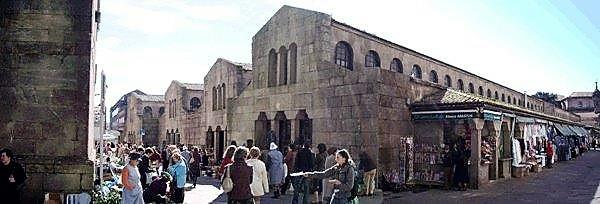 Na imaxe, unha vista da Praza de Abastos na que se aprecia a grandiosidade da  súa arquitectura