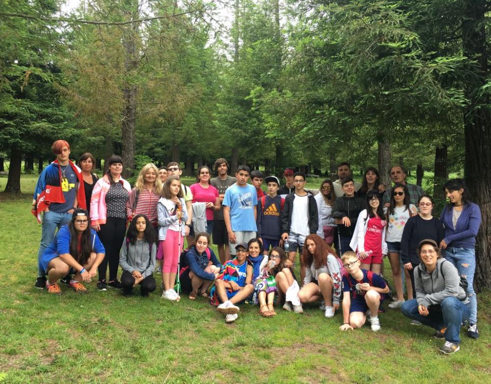 El grupo en su casi totalidad posa con algunos de los profesores