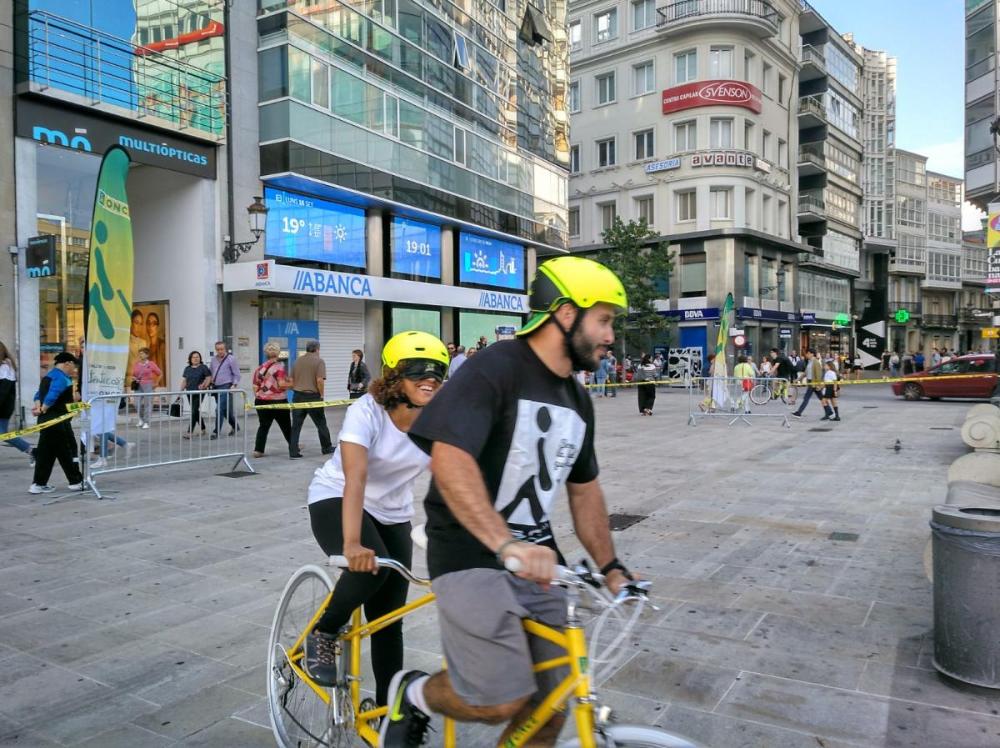 Demostración de ciclismo en tándem en el Cantón Grande