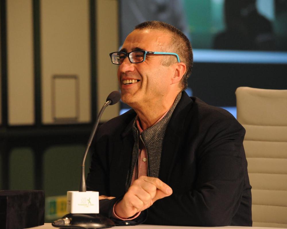 En la imagen primer plano de José Vicente Santoro