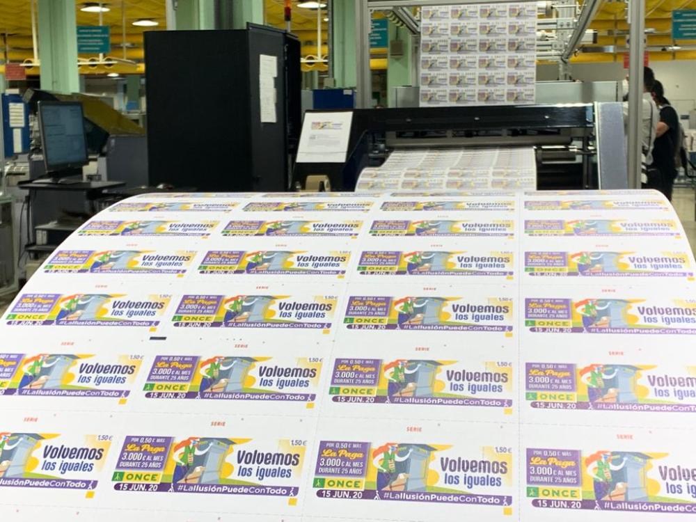 Imagen de una de las rotativas de la Imprenta del Cupón durante la impresión de los primeros cupones del "reinicio"