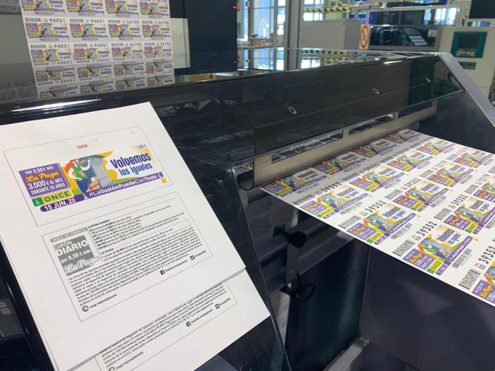 Fotografía del interior de la Imprenta del Cupón, en la que se aprecia la imagen del cupón del 15 de junio de 2020