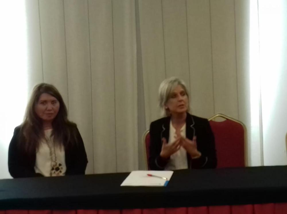 Imagen de la directora regional de Inserta y la Secretaria Xeral de Empleo de la Xunta 