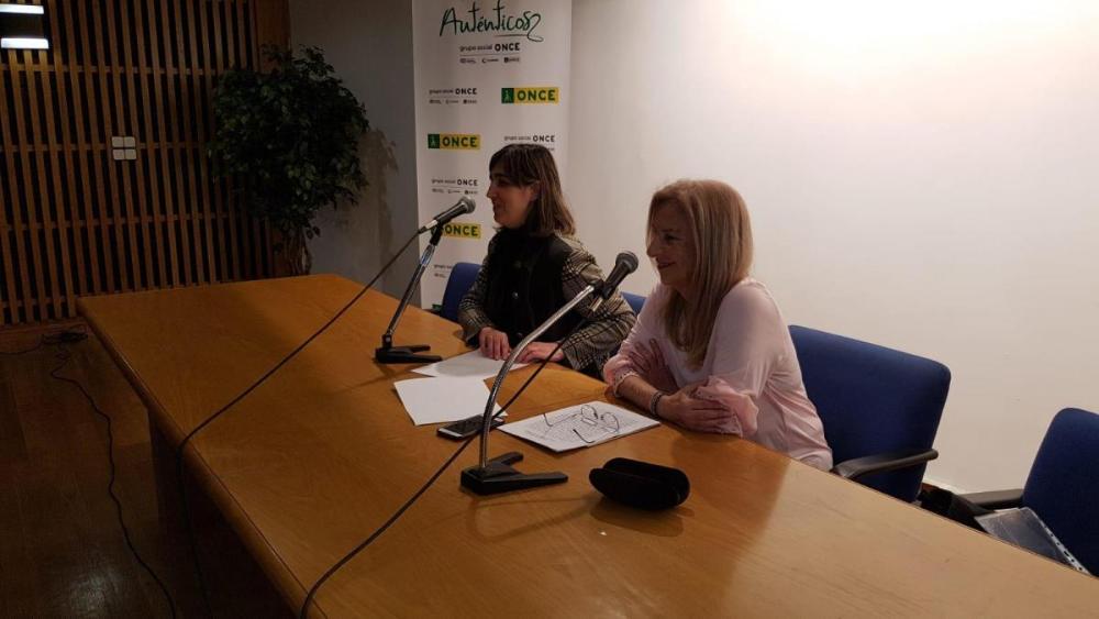 Imagen del Salón de Actos de ONCE-Vigo durante la  ponencia de la activista Alicia Martinez del Burgo