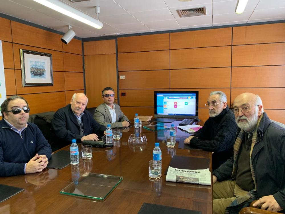Fotografía de la reunión de los miembros del Jurado autonómico del Concurso Escolar