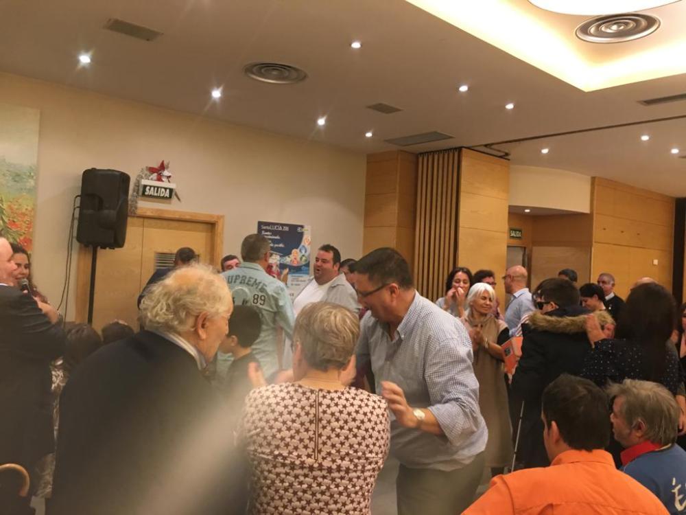 Na imaxe, Animación no baile para rematar a festa