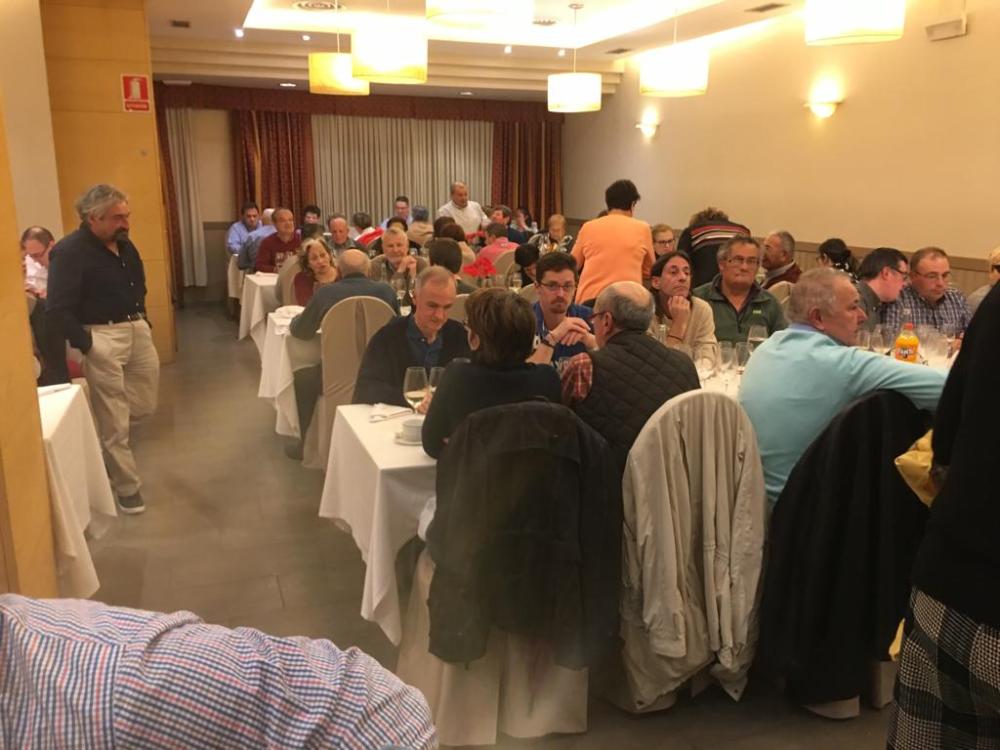 Vista xeral do comedor durante o xantar