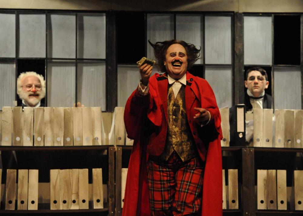 Actores y actrices de Muxicas durante la representación de clausura