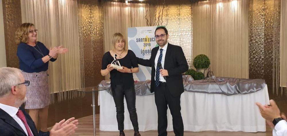 Ourenswe recionocimiento a la vendedora del año