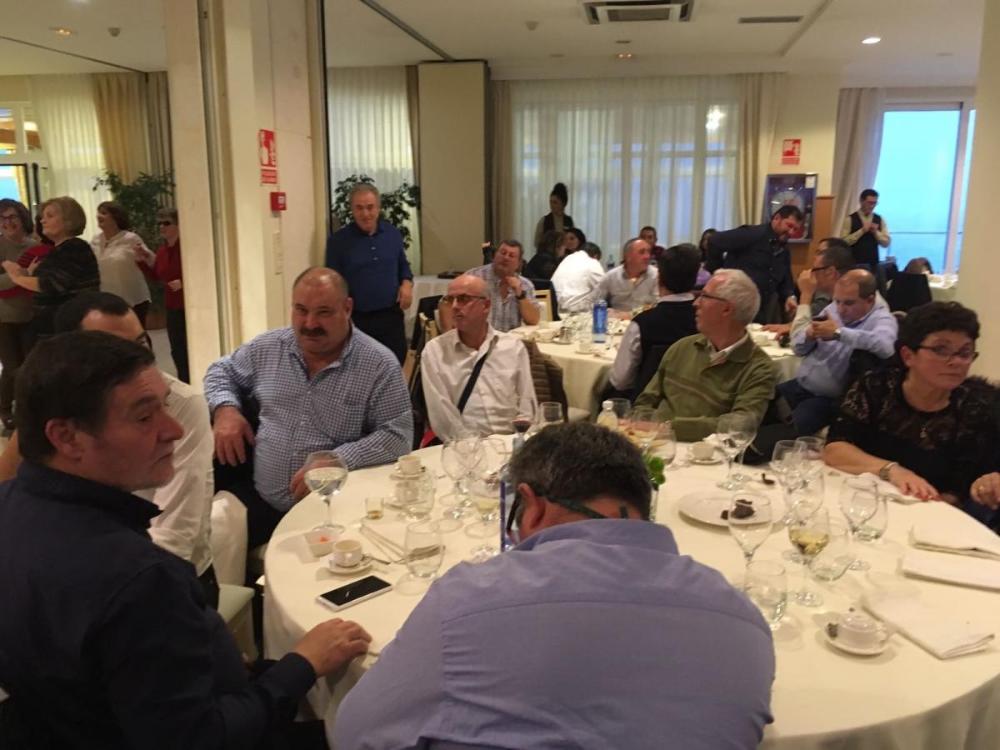 Outra imaxe xeral do xantar de Pontevedra