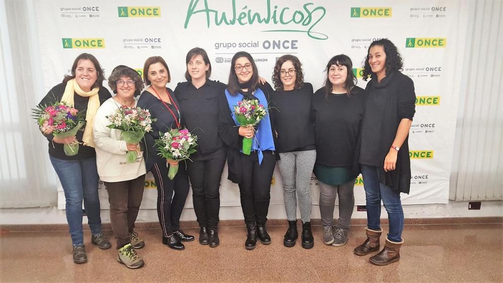 IImagen de grupo de las mediadoras, entre ellas las homenajeadas
