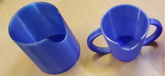 Fotografía de dúas das tazas deseñadas por Fundación ONCE para impresión 3D