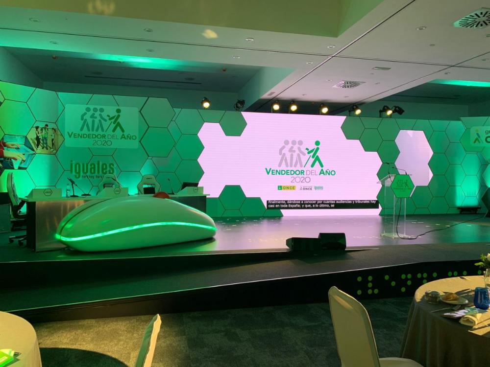 Imagen del Salón del Hotel Pío  XII preparado para la gala "Buena Gente ONCE
