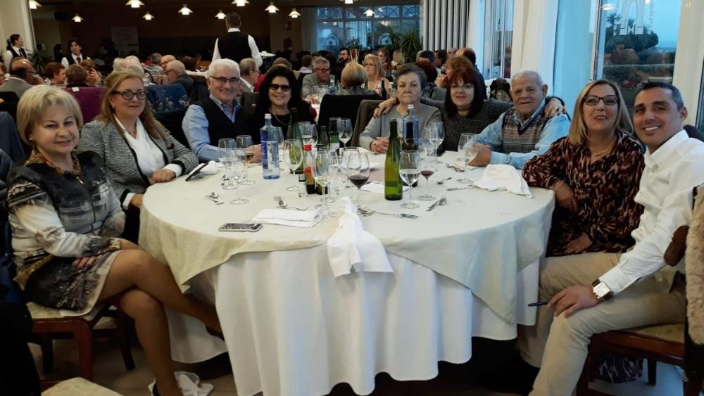 Vigo-De Izquierda a derecha:  Mª Paz, Julia,Manolo Ana María, Nieves, Carmen, Modesto, María y Félix