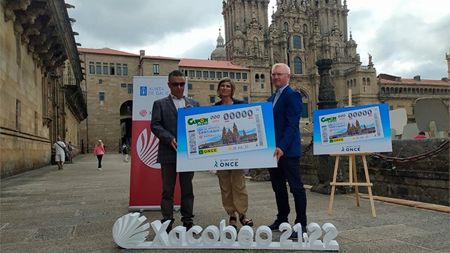 manuel_martinez_pan_nava_castro_y_jose_antonio_riveiro_presentan_el_cupon.jpg