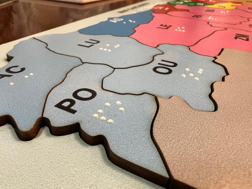 Detalles de las piezas de las 4 provincias de Galicia