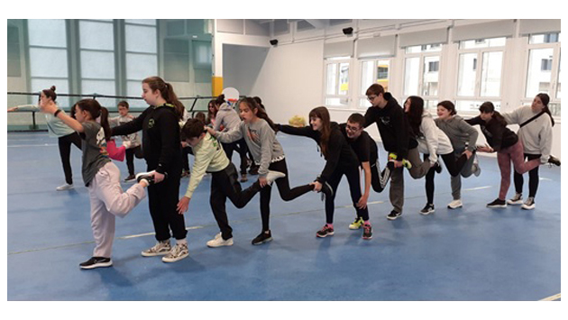 Un grupo de niños jugando durante las jornadas
