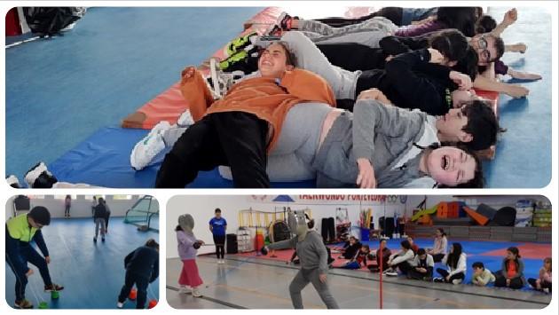 Diferentes momentos de las jornadas: los participantes con zancos, juego de giros, esgrima...