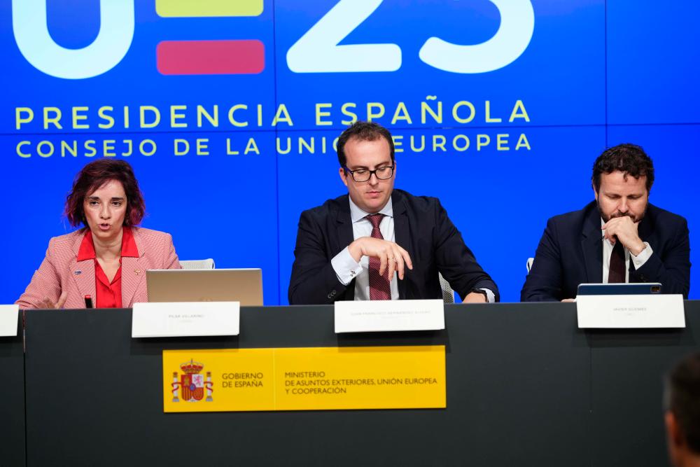 Pilar Villarino, Juan Francisco Hernñandez ALfaro y Javier Güemes, durante la jornada