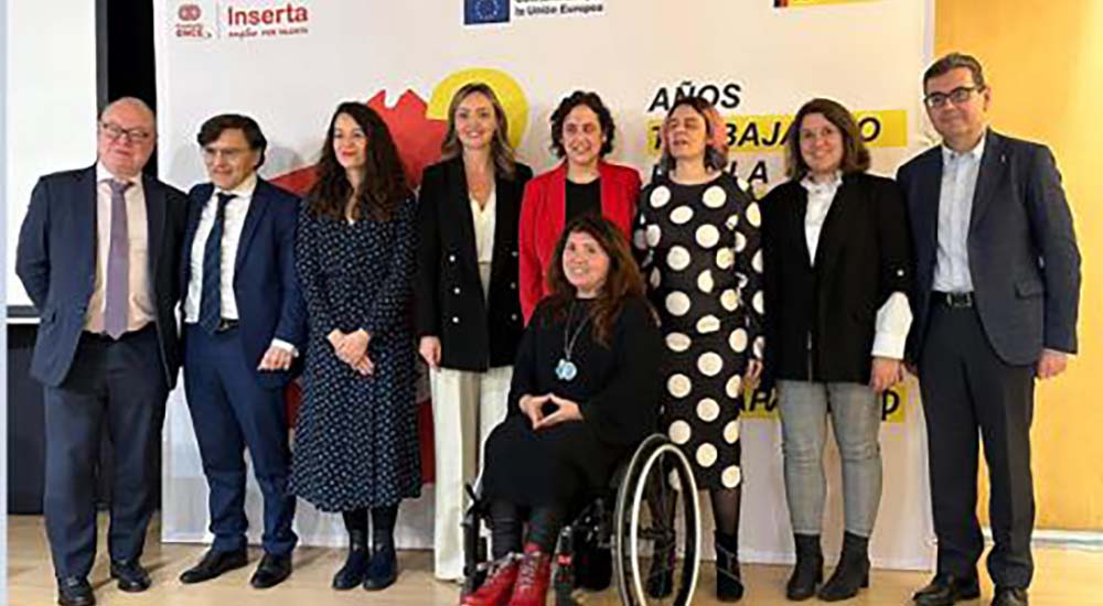 Foto familia aniversario Inserta Empleo en Galicia