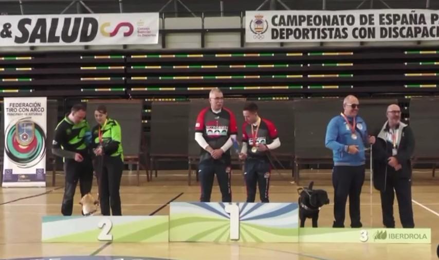 Ganadores en el podium