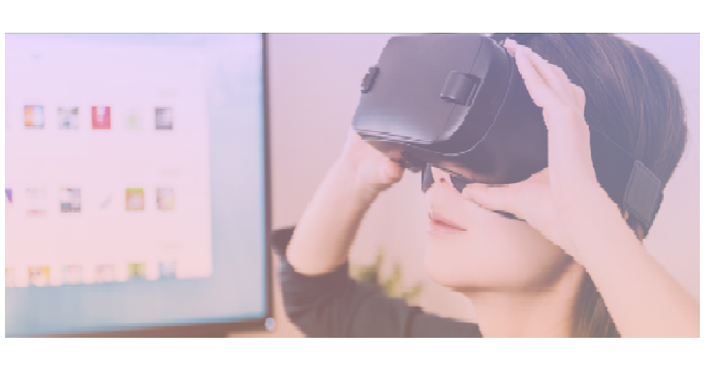 Un joven con unas gafas de realidad virtual