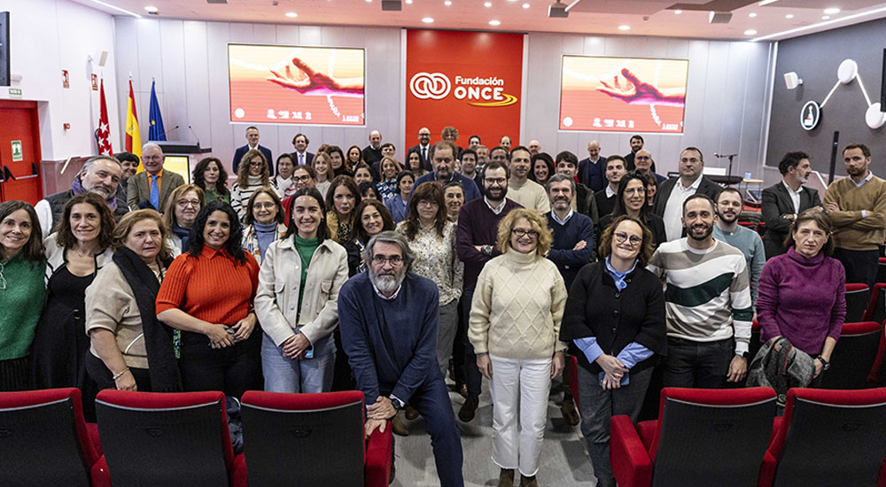 Foto de familia de los asistentes a la Jornada Anual de Donantes 2024