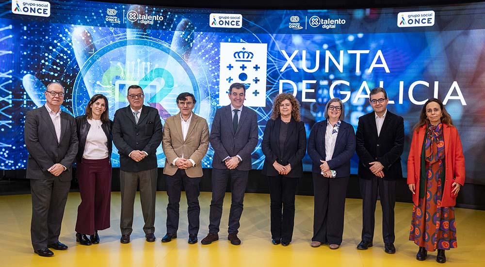 Foto de familia de la visita de Román Rodríguez a X Talento Digital