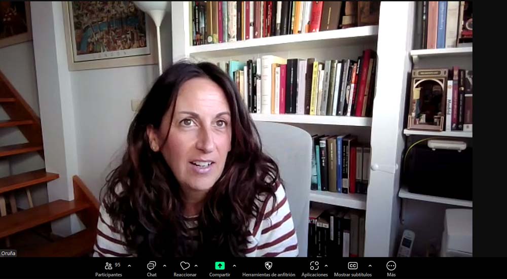 María Oruña en videoconferencia