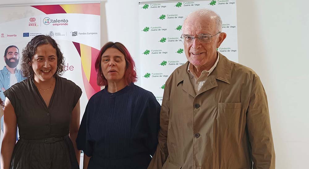 Foto de familia convenio Fundación Juana de Vega