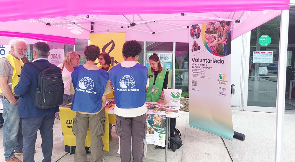Estand de Voluntariado ONCE en la Feria de Entidades de Ferrol