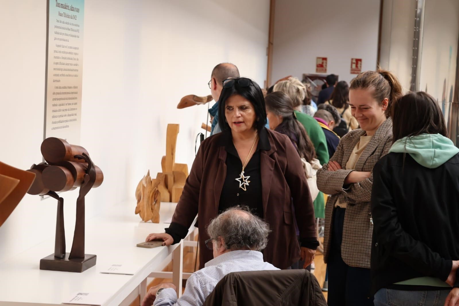 Un momento de la exposición Toca madera, alza el vuelo
